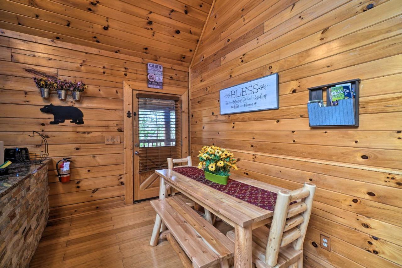Inviting Sevierville Cabin With Deck And Hot Tub! Exterior foto